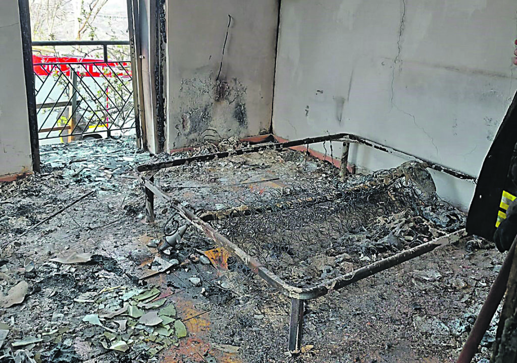 Va in fiamme l’abitazione, muore un’anziana