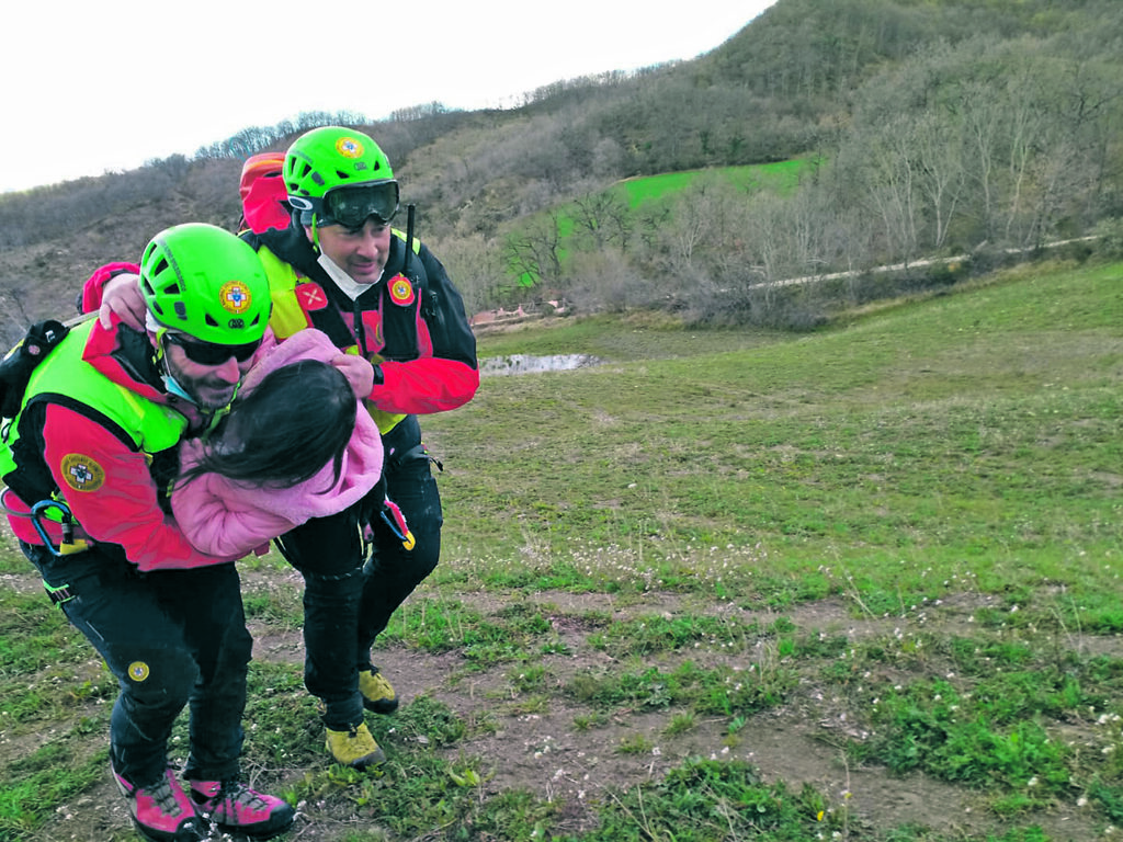 Bimba scomparsa per 15 ore, al vaglio i video delle telecamere