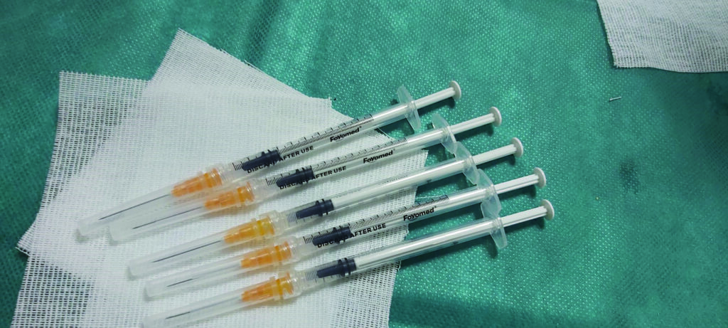 Scendono i casi ma Gimbe invita a non abbassare la guardia e punta il dito: di fatto la campagna vaccinale si è fermata