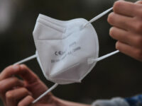 Sui bus, al cinema e a teatro Ffp2 fino al 15 giugno. Green pass quasi in soffitta: resta per le strutture sanitarie