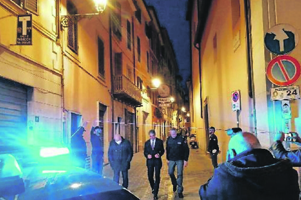 Omicidio De Cesare, perizia sui telefonini e nuova istanza per la scarcerazione