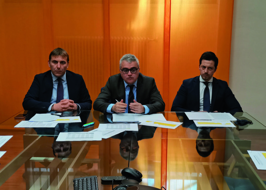 ‘Swap’ e derivati, 5s accusa: «La Regione ha finora dilapidato 100 milioni»