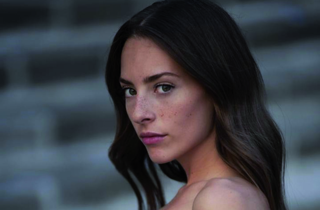 La battaglia contro un osteosarcoma, poi il successo: la storia di Chiara Elcino