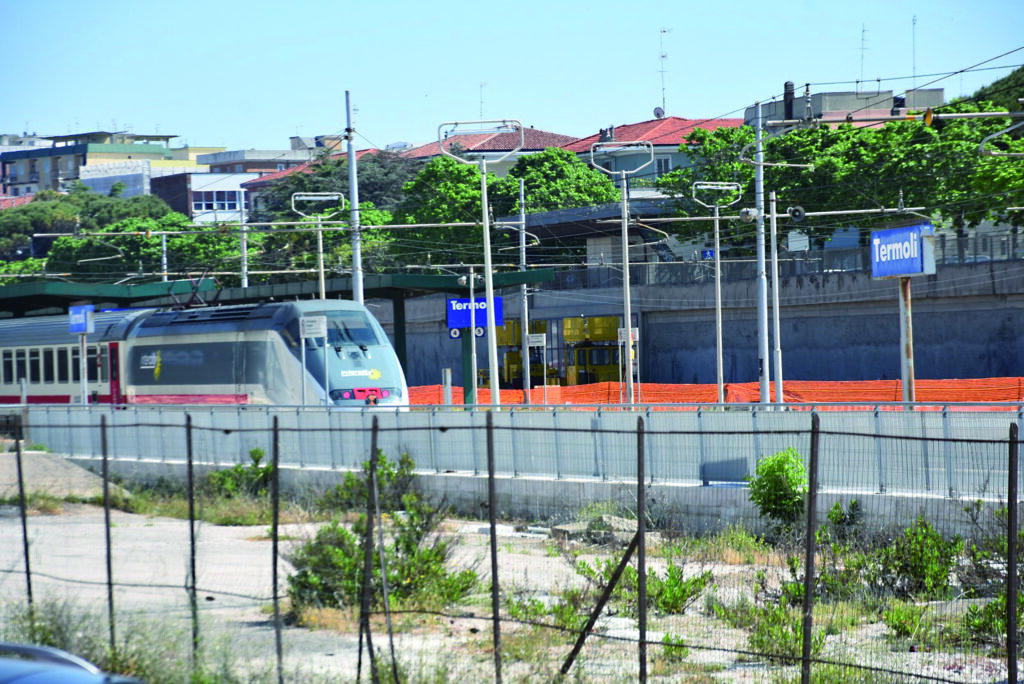 Rete elettrica fino a Termoli, metro leggera e nuovi treni: il piano di Fs per il Molise
