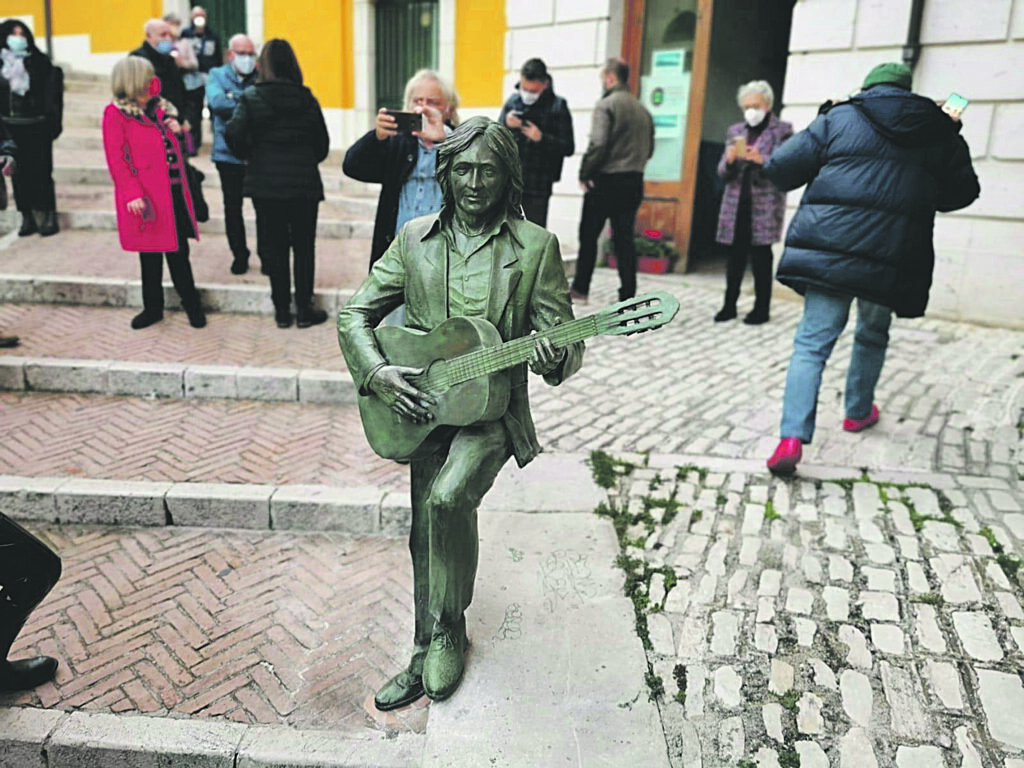 Campobasso. Una targa in onore di Fred Bongusto, l’idea del Rotary