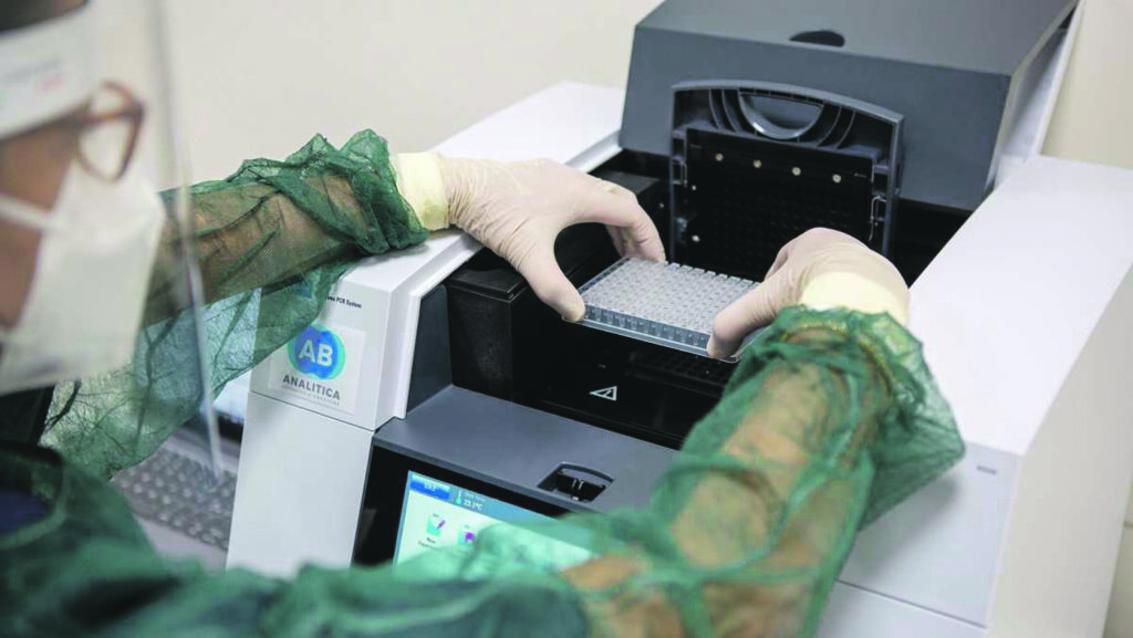 700 guariti e quattro ricoveri, salgono incidenza e indice Rt