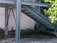 Campobasso. L’ex scuola Montini ‘allagata’, i residenti: «Rifugio di senzatetto»