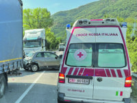 Incidente lungo la statale 85. Nessun ferito grave, lunghe code e rallentamenti
