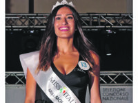 Larino, Piazza Duomo ha “incoronato” Diletta Aloia Miss Molise 2022