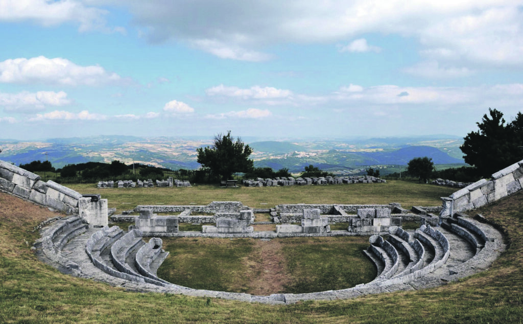 Pietrabbondante, la magia del teatro a mille metri con Agamennone di Ritsos