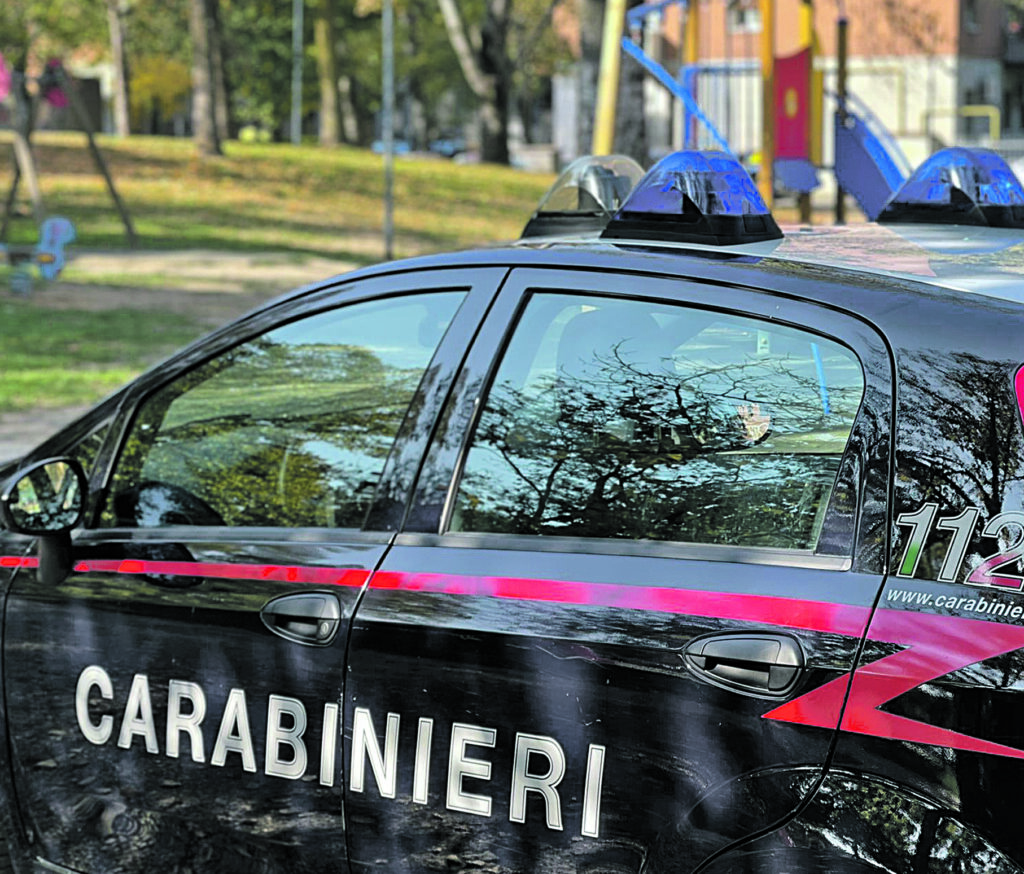 Isernia. Coltello a serramanico nell’auto che guidava senza patente, nei guai