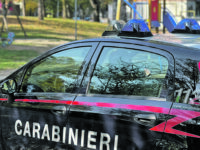 Isernia. Coltello a serramanico nell’auto che guidava senza patente, nei guai