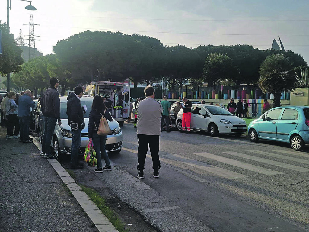 Termoli. Stroncato da un infarto in strada, polemiche sul 118