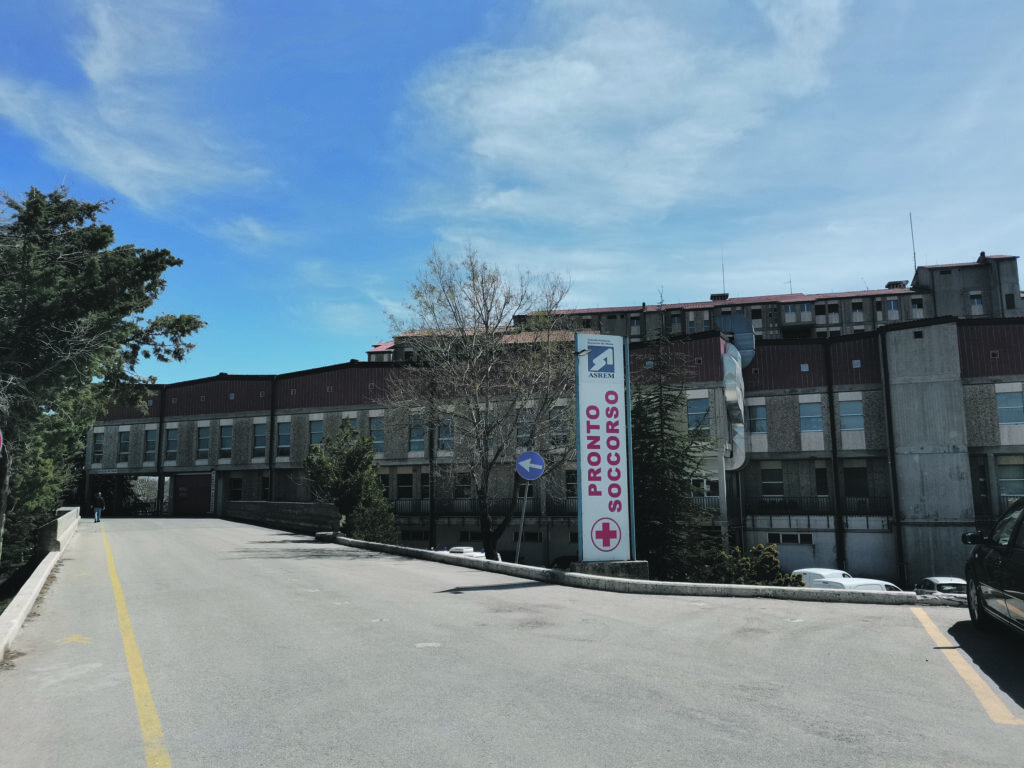 Muore un anziano in infettive, 145 casi e due nuovi ricoveri