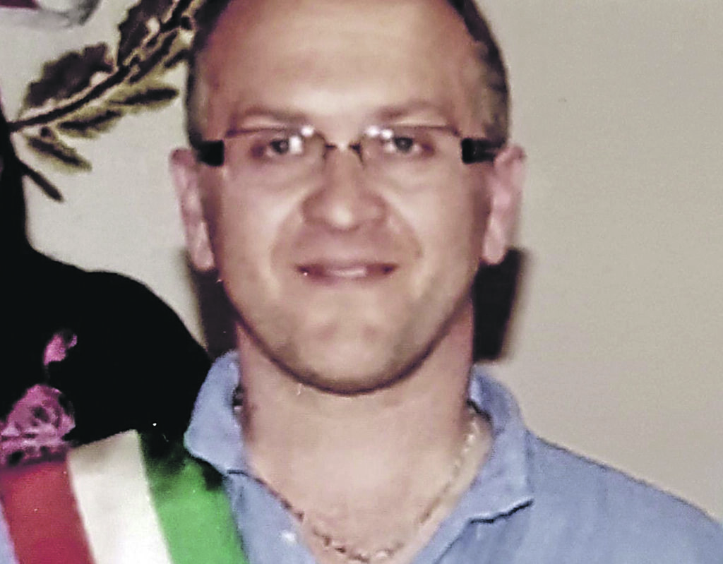 Riciclaggio, il sindaco di Molise Domenico Cirelli resta in silenzio