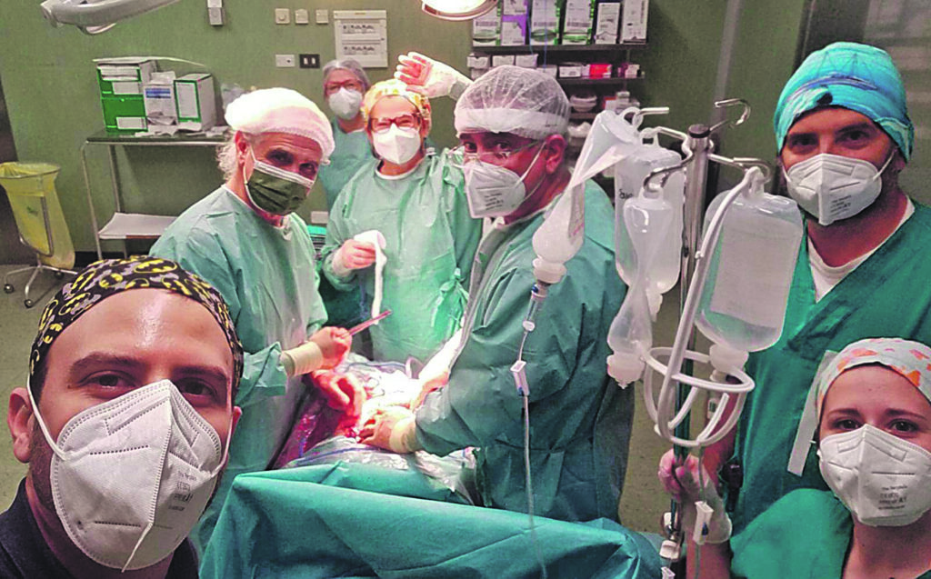 Termoli. A buon fine un parto gemellare complicato, la mamma di Melfi abbraccia le piccole Bianca e Francesca Pia