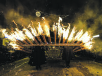 Agnone, la tradizionale 'Ndocciata della vigilia di Natale ©Enrico Barbini