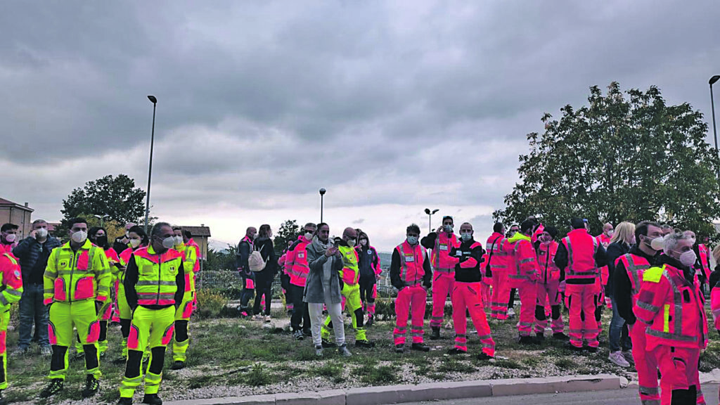 Situazione drammatica nel 118: «Stavolta ci fermiamo davvero»