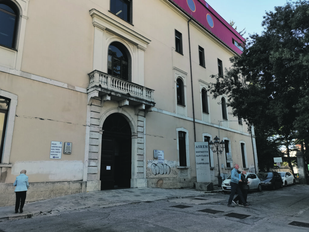 Servono 23 anestesisti, rispondono in 4