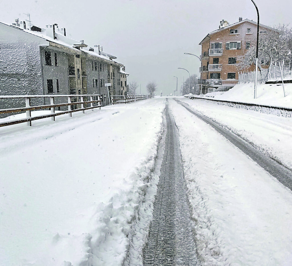 Prima neve a Capracotta, fioccano anche le polemiche