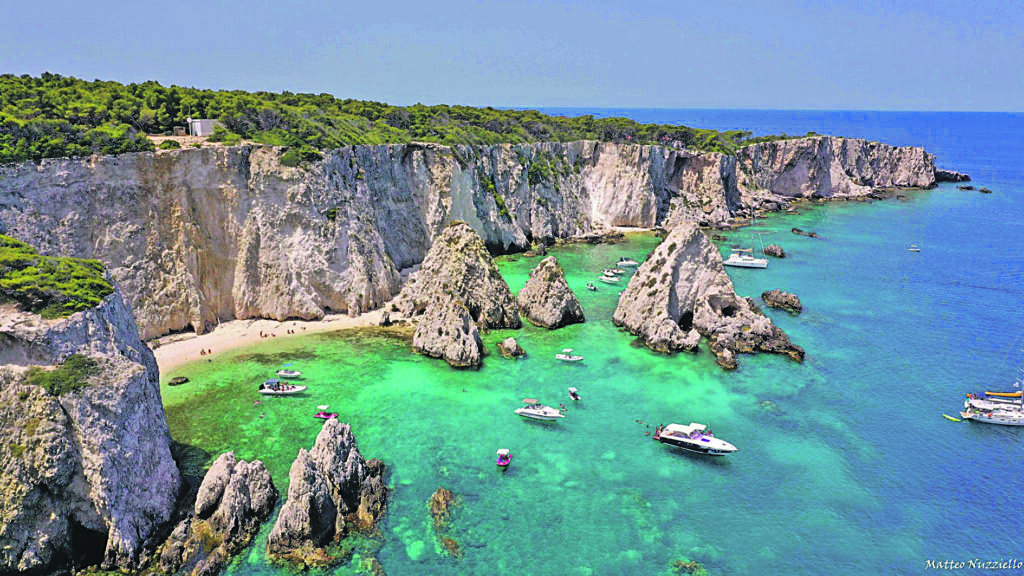 Cadavere in mare alle Tremiti, Procura di Foggia e Capitaneria indagano