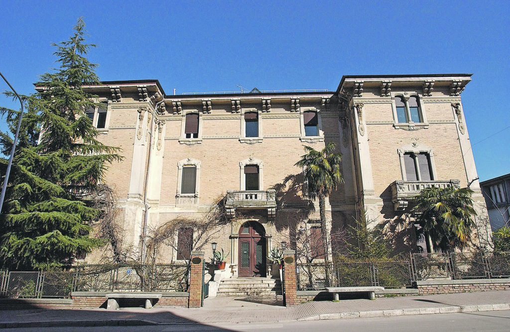 Pure l’Asrem blocca i pagamenti, pazienti dimessi e stop ai ricoveri