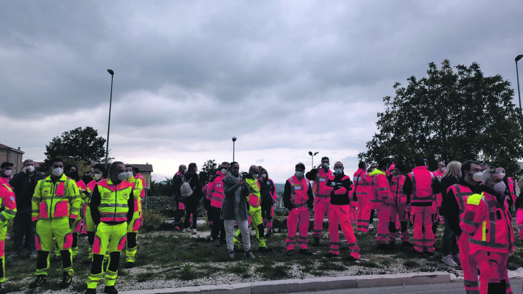 118 in rivolta, parlano i volontari: turni massacranti accettati con dedizione ma ora siamo stanchi