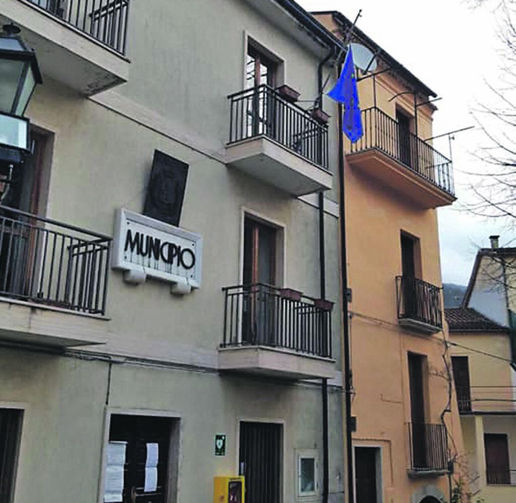 Filignano. Spopolamento e scuola a rischio chiusura, botta e risposta