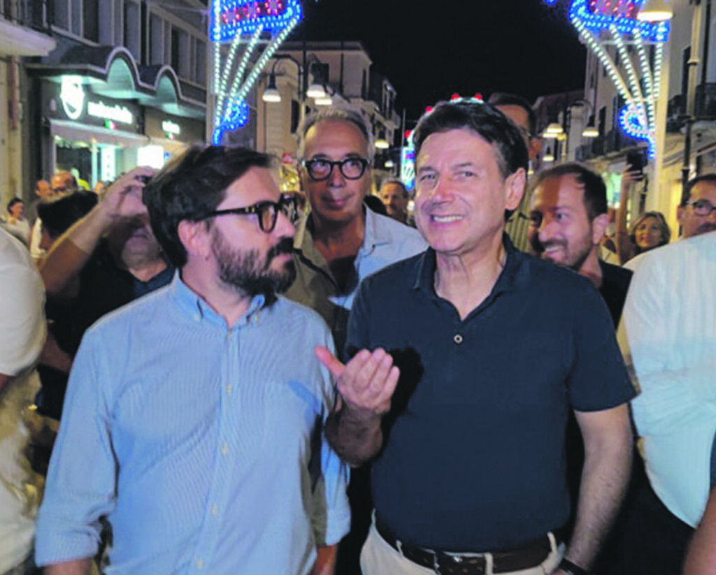 Il Terzo polo fa ‘capolino’ al tavolo Pd-5s, Federico: con loro non ci sediamo