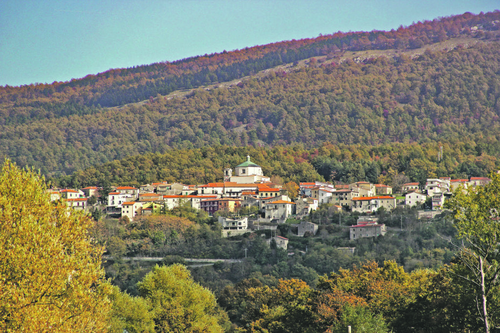 Sessano del Molise. L’estate in paese, divertimento ma fino a mezzanotte: divieto di manifestazioni musicali