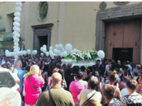 Palloncini bianchi e lacrime per Elia, ieri l’ultimo saluto