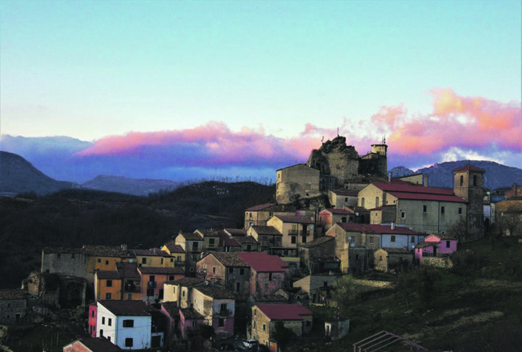 Lo ‘scippo’ dell’oratorio: parroco sotto accusa a Roccasicura