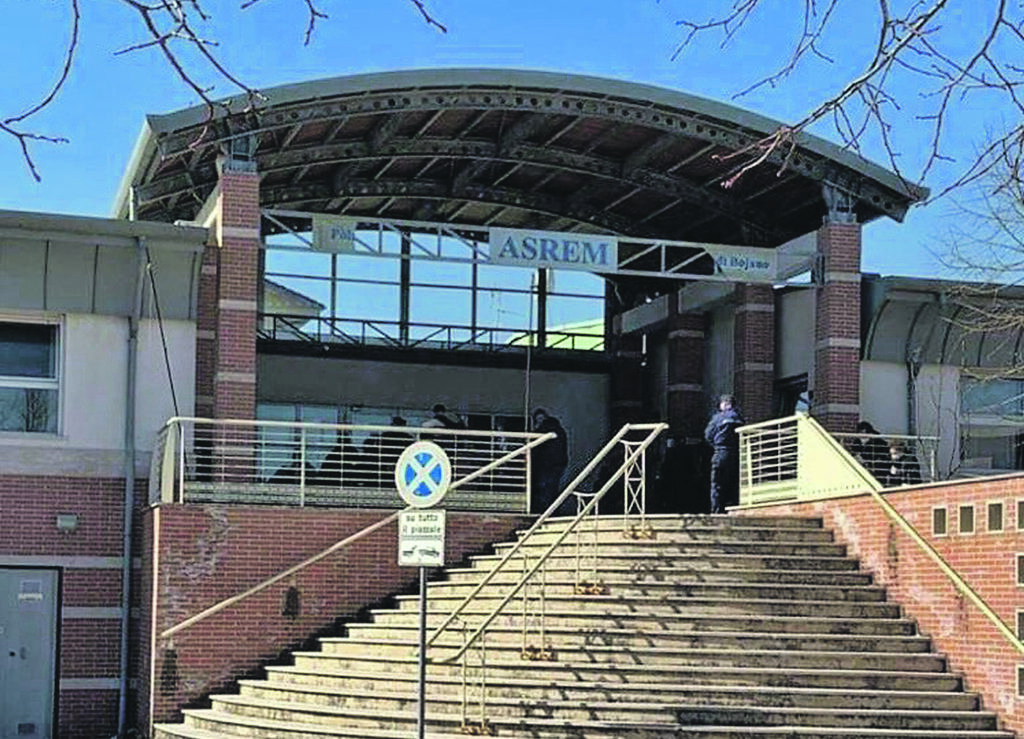 Bojano. Collegamenti intermittenti: al poliambulatorio pagare e prenotarsi è un’impresa