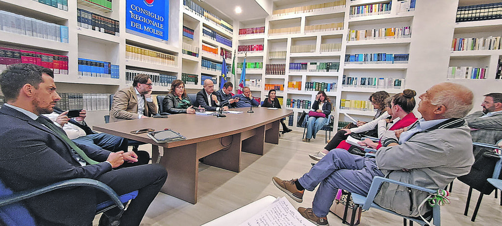 Pizzone II, il Consiglio incontra il fronte del no. E oggi il caso in Aula