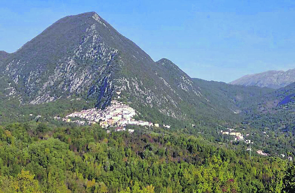 Pizzone II, il Comune: il progetto nella fascia di rispetto… del cimitero