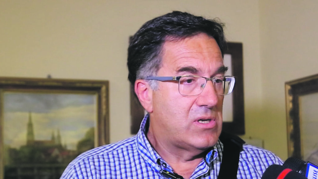 Caso chiuso: Falcione rinuncia al contenzioso e resta in sella in Comune e in Provincia