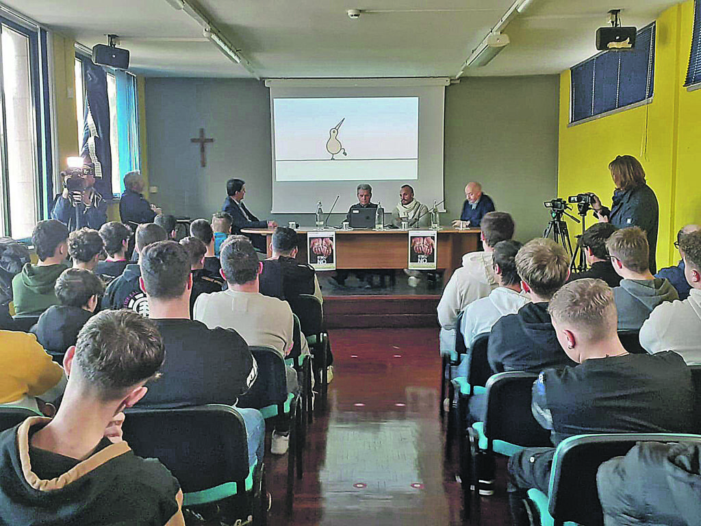 «Chi si imbatte nella droga rovina una cosa che andrebbe sempre accudita: la vita»