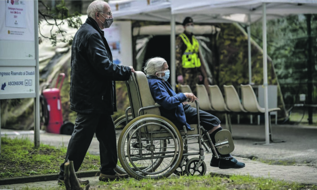 Paura del Covid e liste d’attesa, un anziano su tre ha rinunciato a curarsi