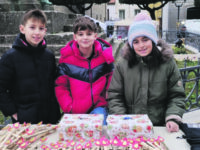 Agnone. Realizzano e vendono ‘ndoccette’ per aiutare una famiglia in difficoltà: il grande cuore di Andrea, Michele e Mariangela