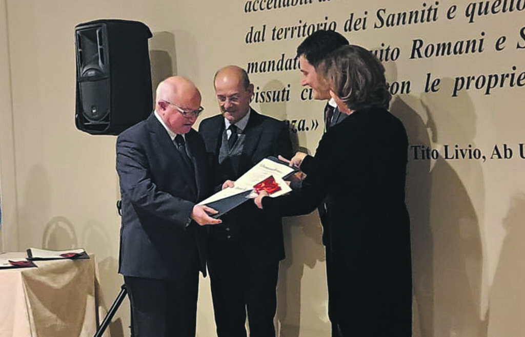 Cavalieri della Repubblica, il prefetto consegna le onorificenze al merito