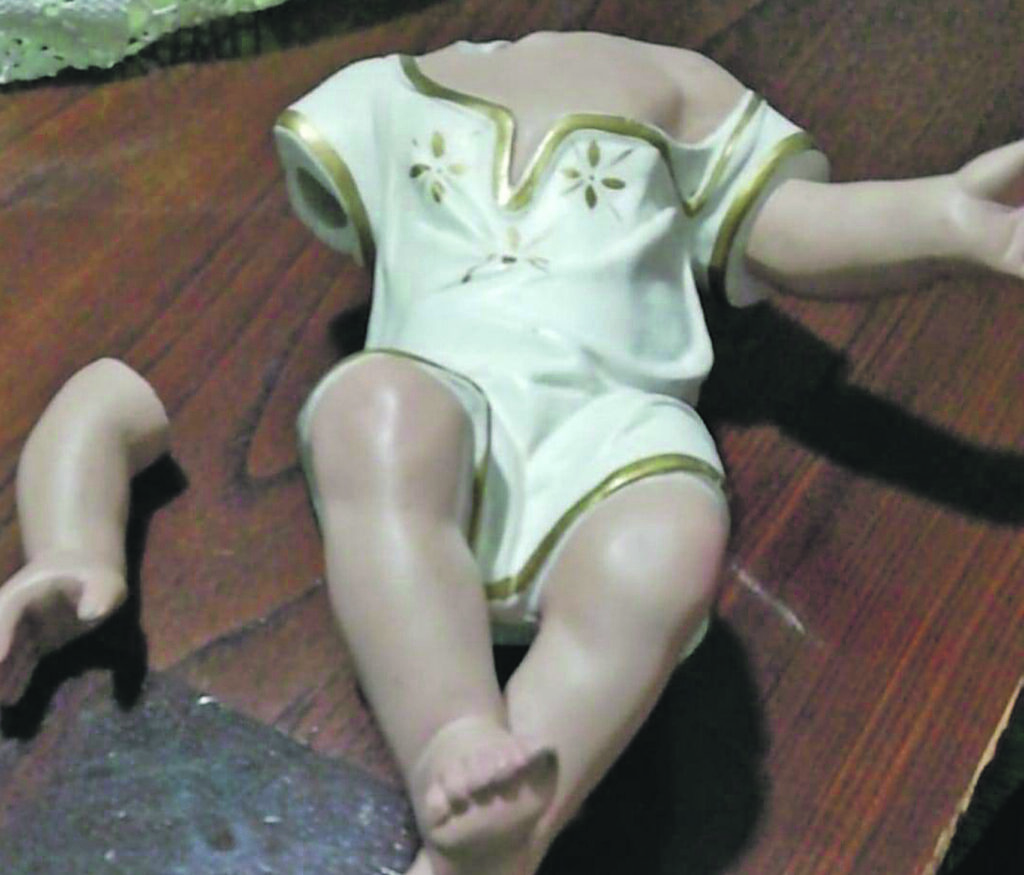 Sdegno e rabbia a Chiauci: vandalizzato il Bambinello del presepe cittadino