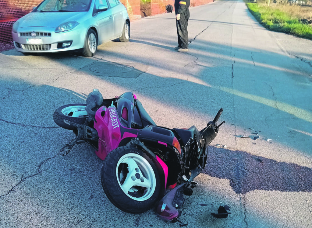 Termoli. Auto travolge scooter all’incrocio: ferito un 15enne, il conducente fugge