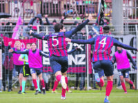 Lupi, rimonta con sorpasso e vetta salda