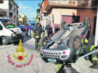 Bojano. Auto si cappotta, tragedia sfiorata in pieno centro