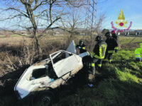 Ennesimo schianto violento sulla SS 17: due i feriti in ospedale