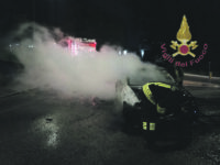 Campobasso. Auto in fiamme a Fontanavecchia, non si esclude il dolo