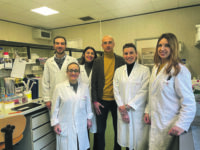 Lo studio Neuromed: pure il fumo passivo delle sigarette elettroniche può far male alla salute di bimbi e adolescenti