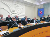 Due sottosegretari, primo via libera: ma in Aula sono volate parole grosse