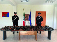 Agnone. Minaccia con una pistola la moglie, i carabinieri trovano in casa un arsenale