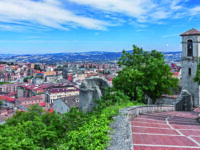 Residenti sotto 290mila, unica nota positiva il saldo con l’estero